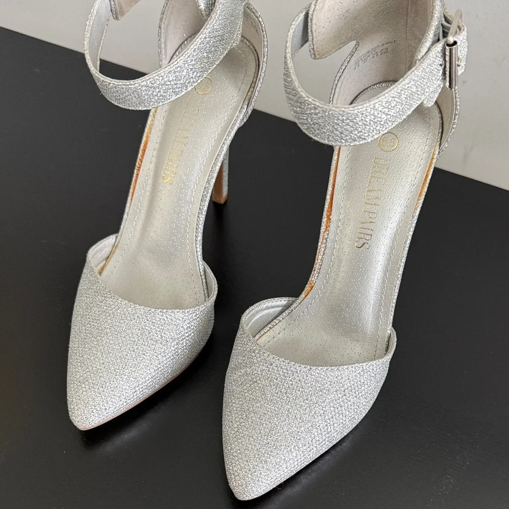 Dream Pairs Glittering Silver Heels‎ Sz 6.5